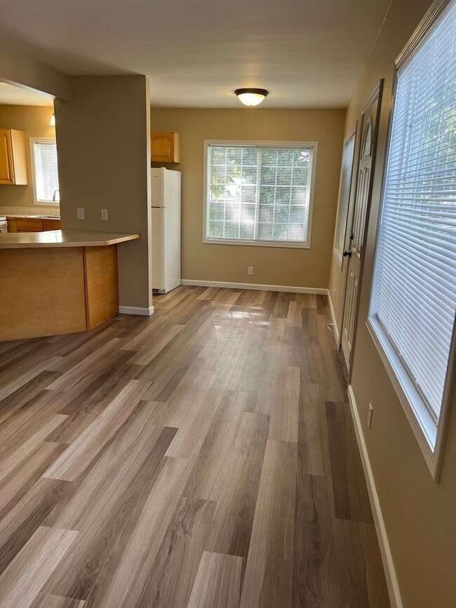 Building Photo - 3424 Bennett Dr