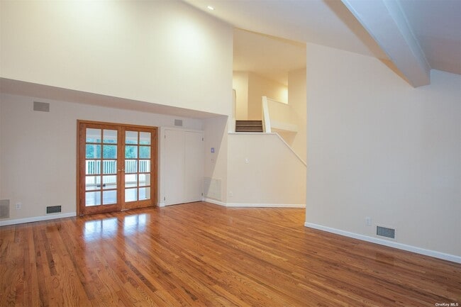 Building Photo - 12 N Ridge Rd