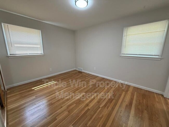 Building Photo - 185 St Eugene Ln