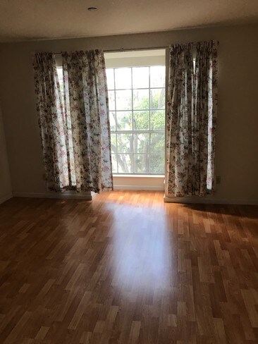 Master bedroom - 996 Belmont Terrace
