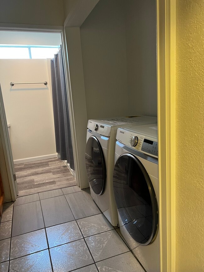 Building Photo - 4417 Avalon Blvd