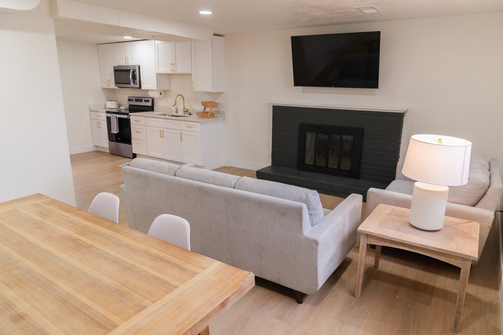 Building Photo - 6805 S Nye Dr