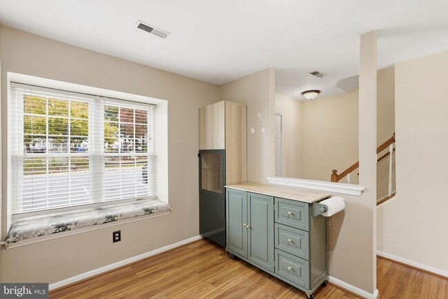 Building Photo - 168 Edinburgh Square