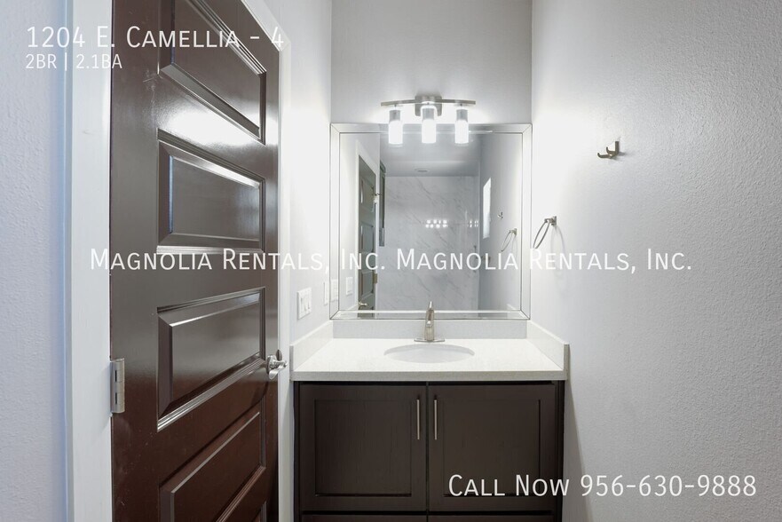 Building Photo - 1204 E. Camellia-4