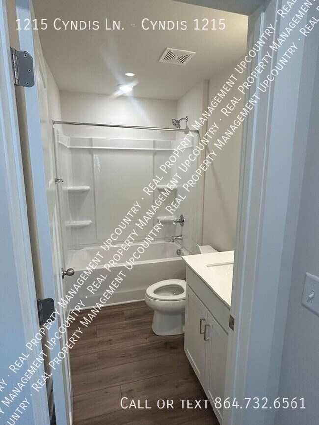 Building Photo - 1215 Cyndis Ln