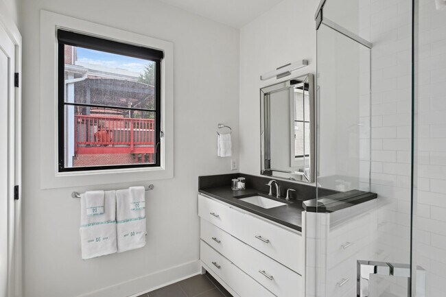 Building Photo - 634 Bonaventure Ave NE
