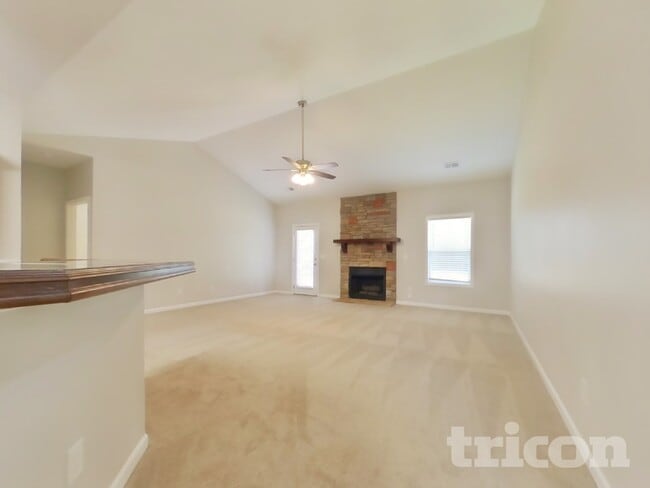 Building Photo - 56 Chimney Springs Dr SW