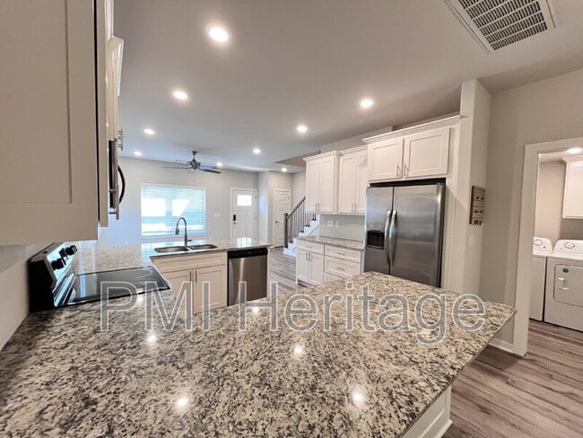 Building Photo - 1452 Sligo St