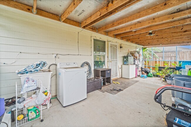 Building Photo - 7306 Kransburg Ranch Dr