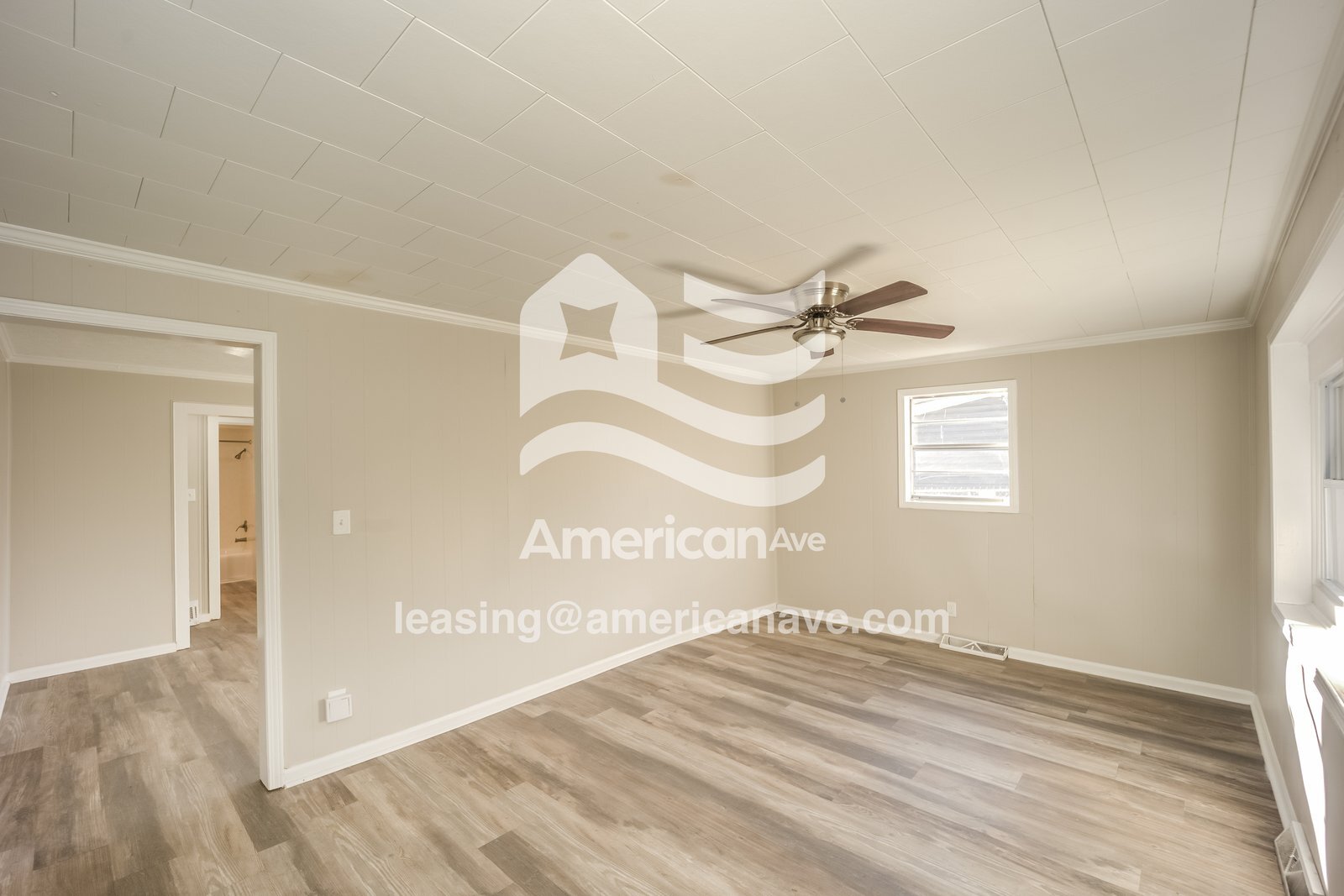 Building Photo - 206 E Crovat St