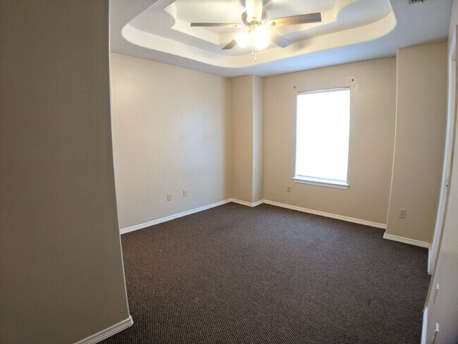 Building Photo - 721 Sonesta Ct