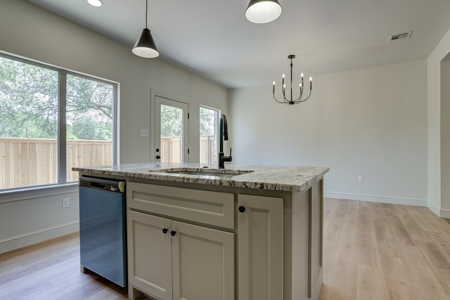 Building Photo - 3425 24th St