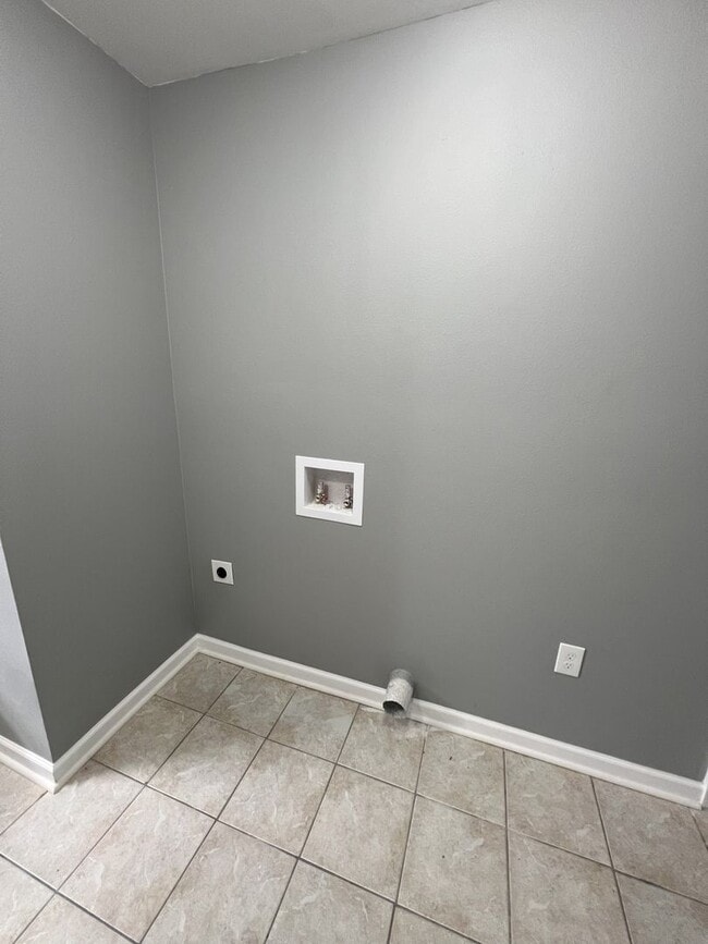 Building Photo - Baker Trails Apartments