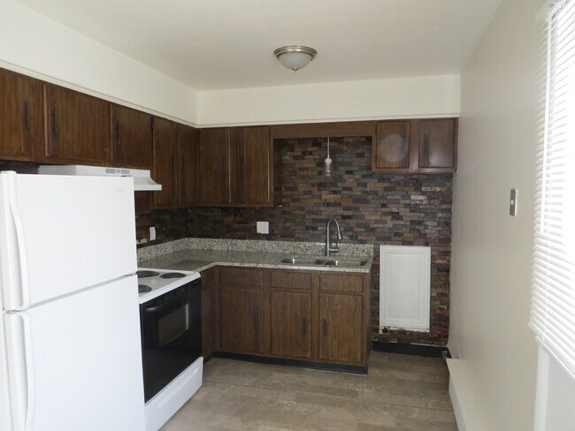 Building Photo - 4570 Washington Square Dr