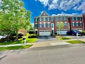 Building Photo - Modern Elegance: Newly Remodeled Home with 2-Car Garage in Wexford, PA