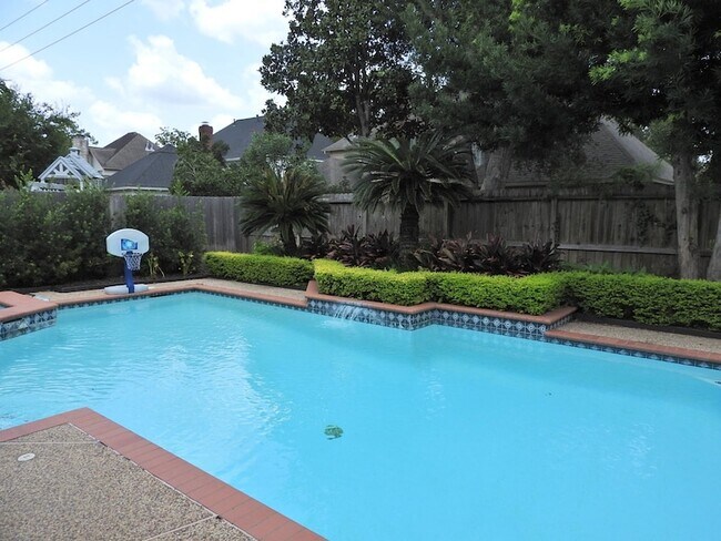 Building Photo - 2319 Amber Springs Dr