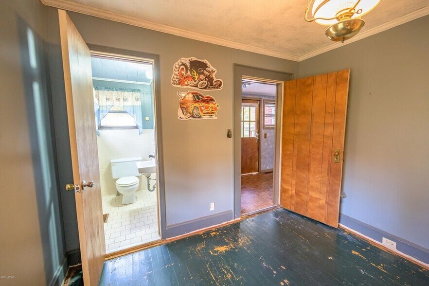 3rd bedroom has half bath - 733 Falls Rd