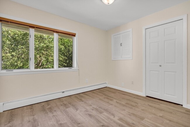 Building Photo - 606 Springs Rd