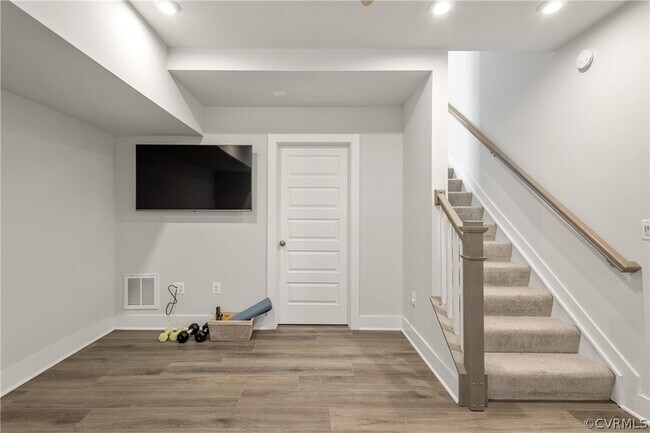 Building Photo - 5326 Old Main St