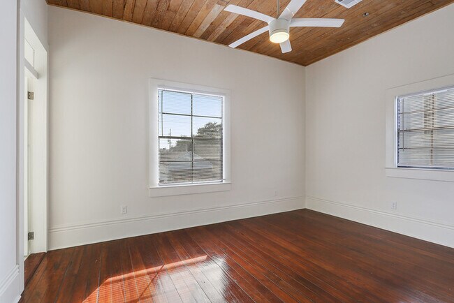 Building Photo - 2215 Second St