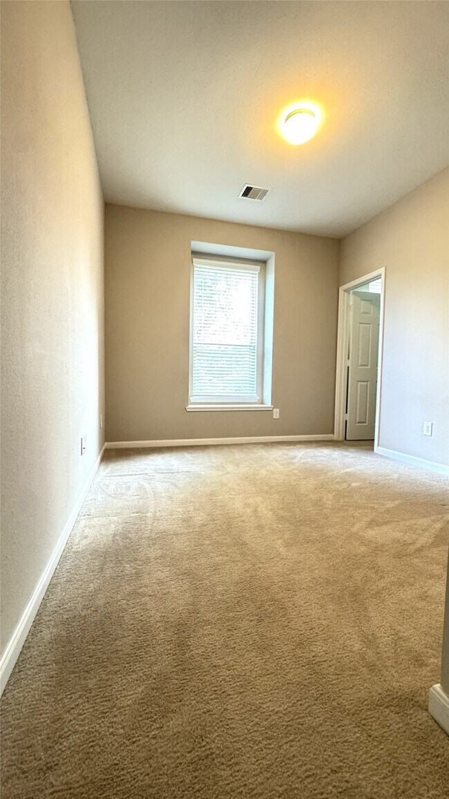 Building Photo - 24023 Buffalo Cove Ln