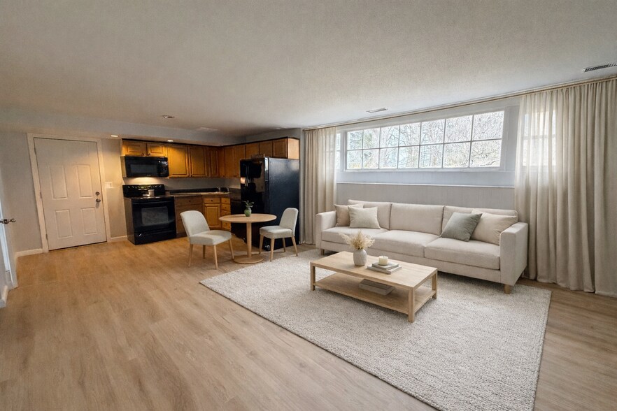 Building Photo - 18 Colonial Dr