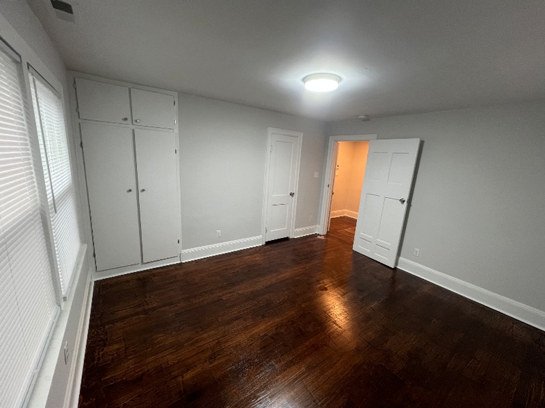 Building Photo - 810 W Rankin Ave