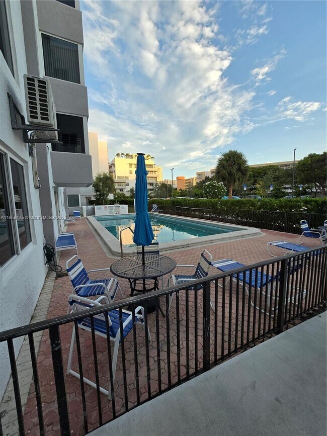 Building Photo - 250 180th Dr