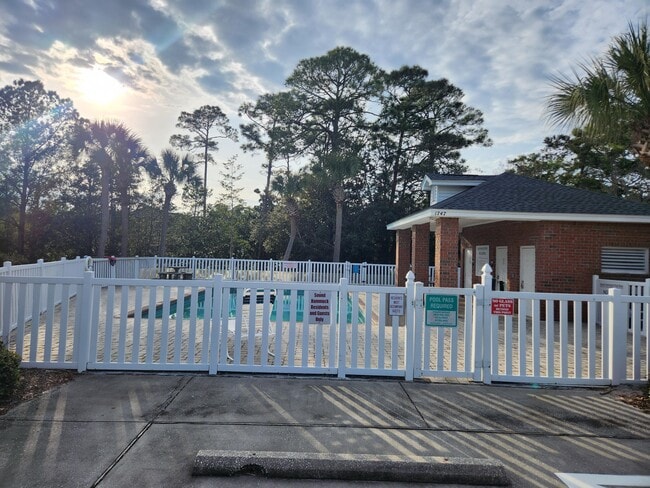 Building Photo - 7194 Blue Jack Dr