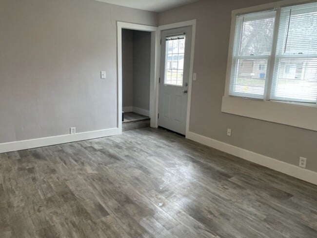Building Photo - Spacious 4-Bedroom Home in Kentwood – Minutes from Grand Rapids