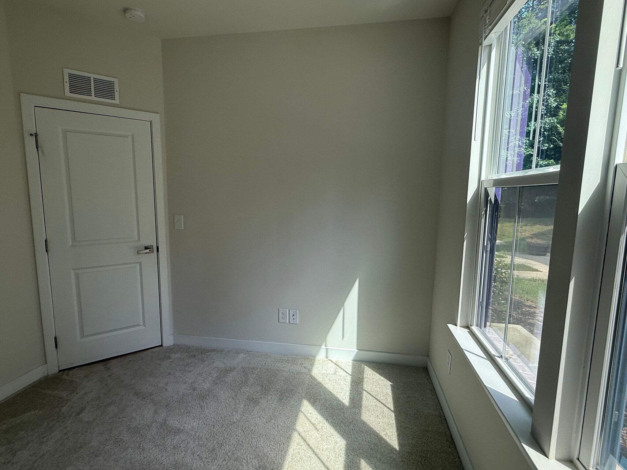Building Photo - Room in Townhome on Tristram Ln