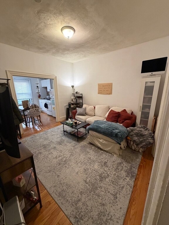 Building Photo - 17 Worthington St