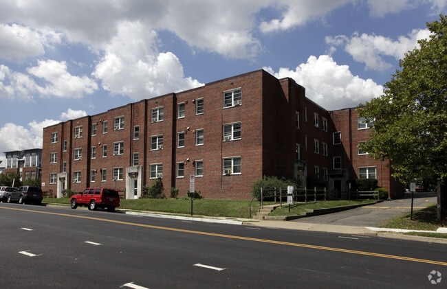 Primary Photo - Lemar Apartments