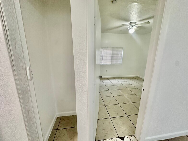 Building Photo - 6136 N Miami Ave