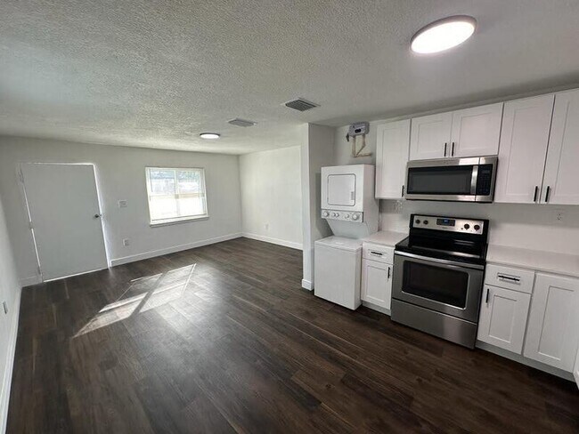 Building Photo - 2111 Mara Ct