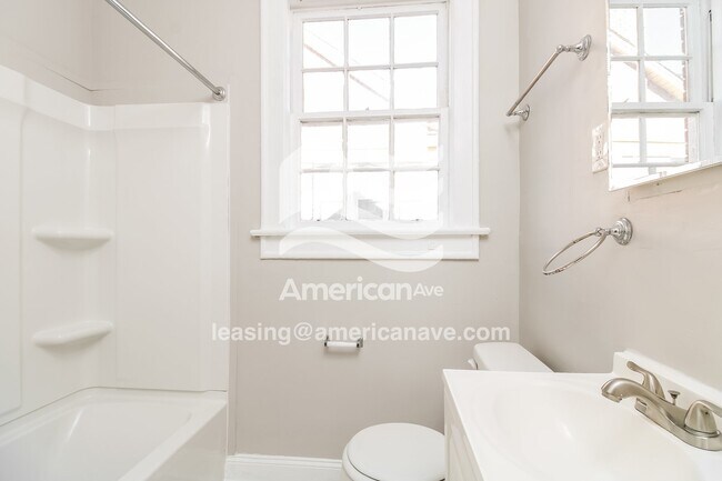 Building Photo - 1315 Lorick Ave