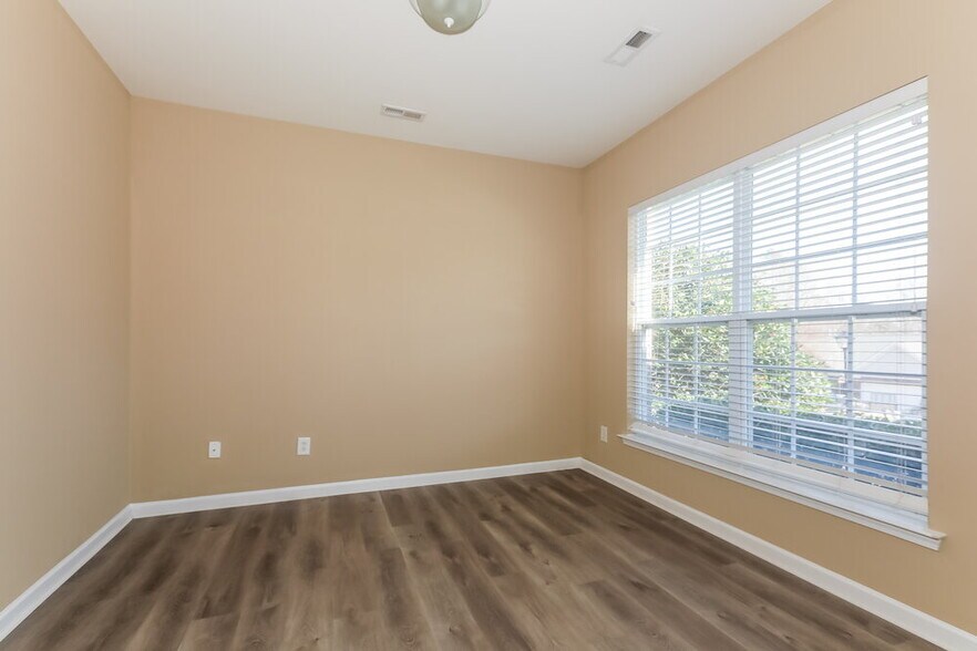 Building Photo - 3919 Cassidy Dr