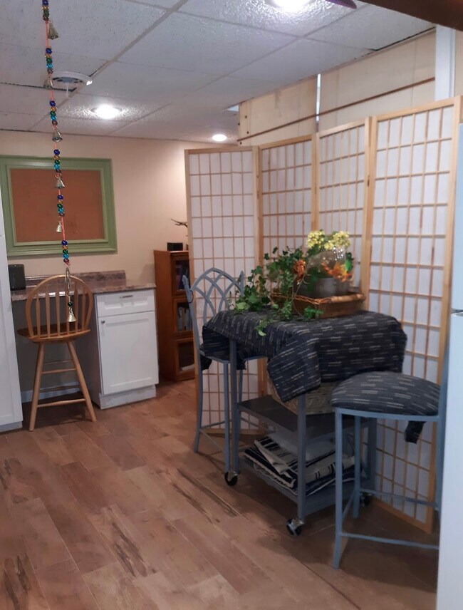 175 Old Voluntown Rd 175 Old Voluntown Rd Exeter RI 02822 Apartment