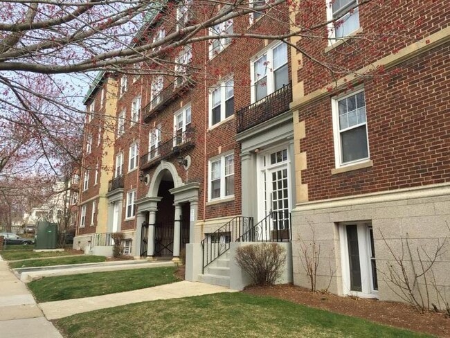 Primary Photo - 157 Summer St