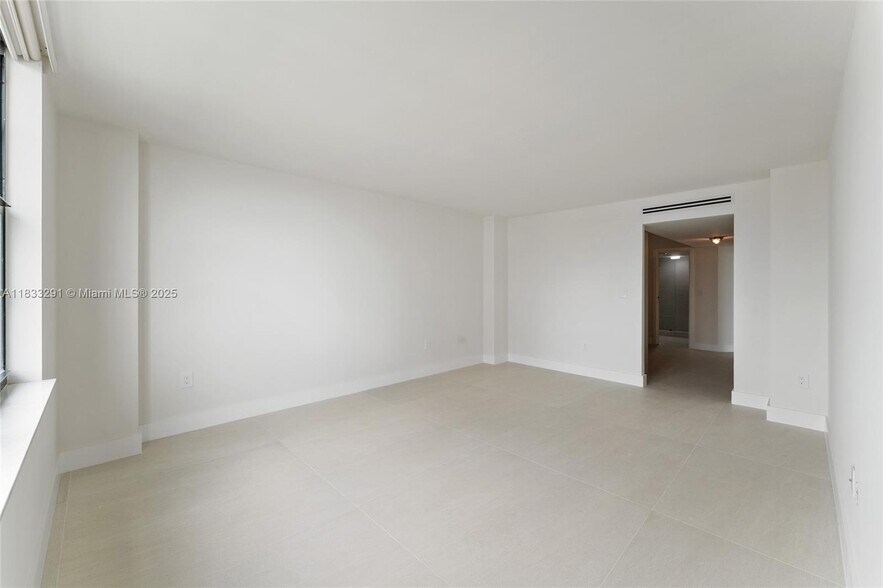 Building Photo - 2333 Brickell Ave