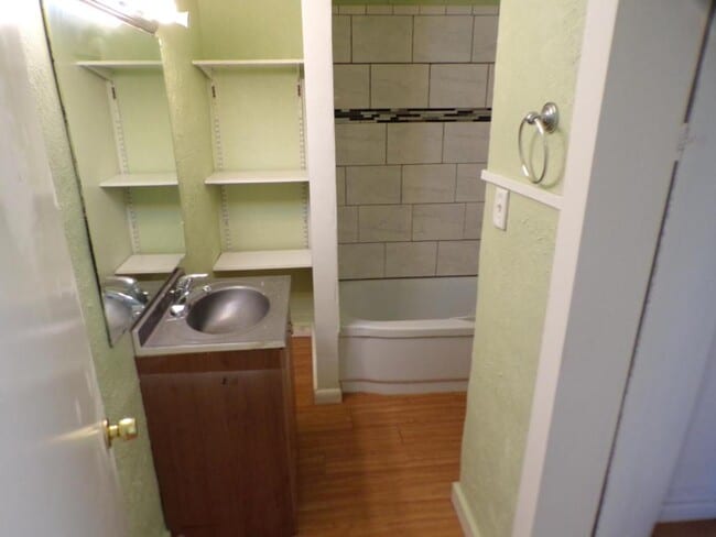 Building Photo - 414 W Main St