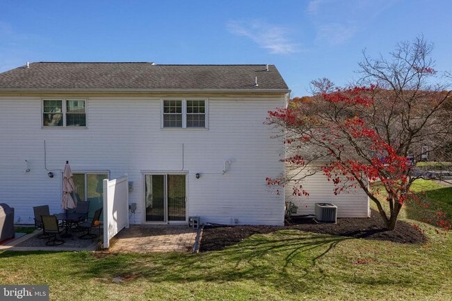 Building Photo - 1902 Pin Oak Dr