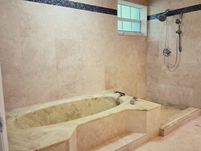 Building Photo - Charming 4-Bedroom, 3-Bath Home – Spacious...