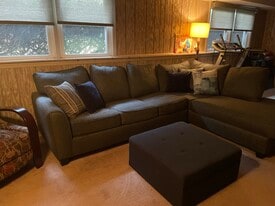 Building Photo - 38 Rennert Ln