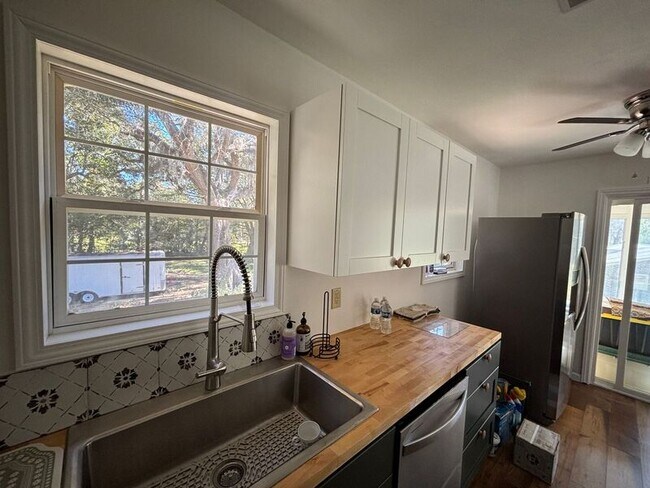 Building Photo - 2647 Blind Rd