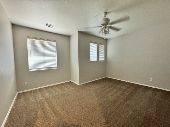 Building Photo - 43658 Caven Dr