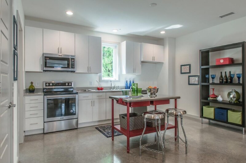 Building Photo - 727 Cleo Miller Dr