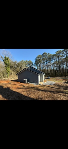 Building Photo - 227 Tolbert St NE