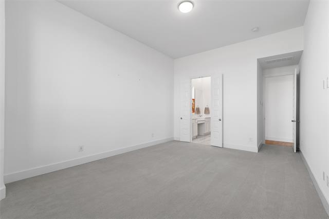 Building Photo - 4005 Crossroads Ct