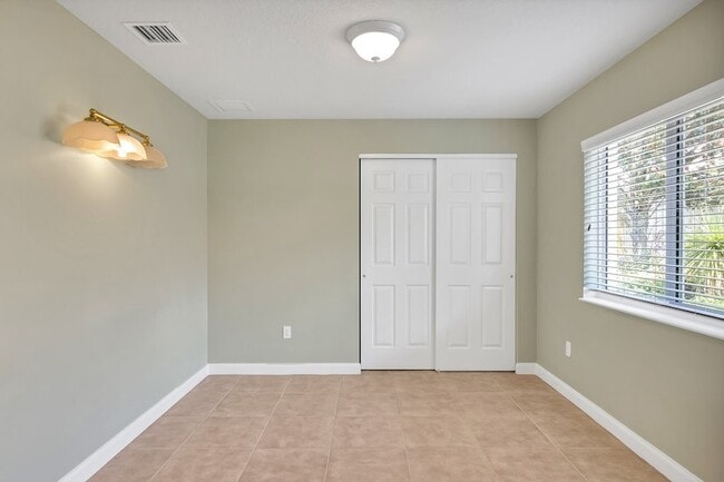 Building Photo - 4969 Corsica Square